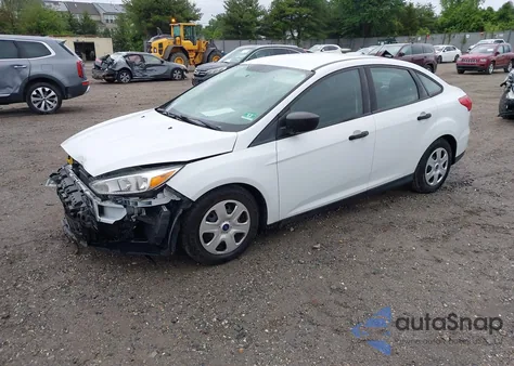 2016 Ford Focus S from USA, damaged, VIN 1FADP3E25GL385045